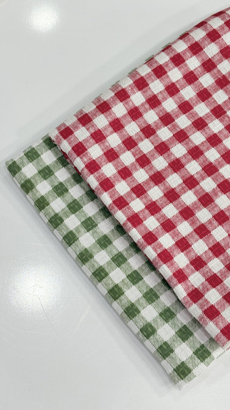 رومیزی چهارخانه نخی